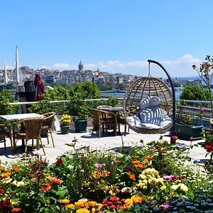 Garden Terrace Oda ve Kahvaltı